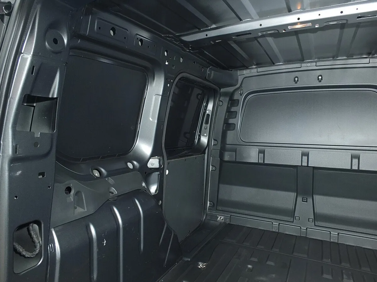 2023 Volkswagen Caddy Panel Van - Image 4