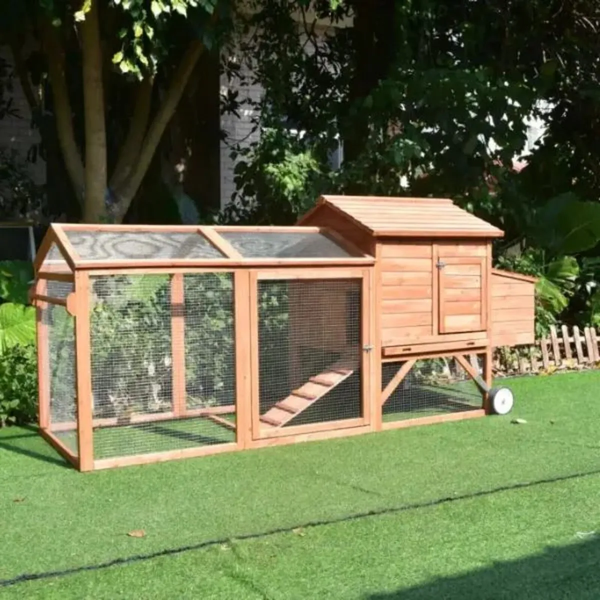 Large Chicken Coop 6-9 Birds With Wheely - Image 3
