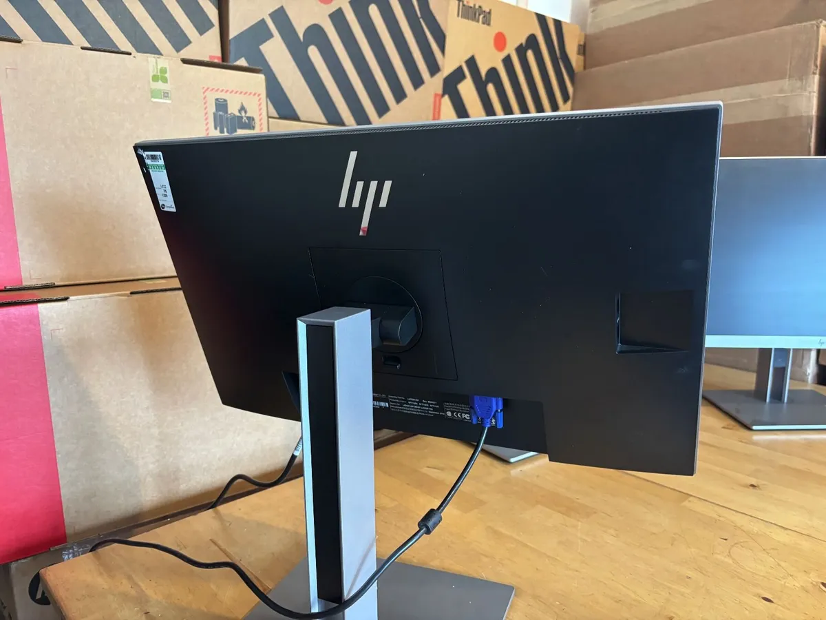 HP E243 24" EliteDisplay PC Flatscreens-Height&Til - Image 3