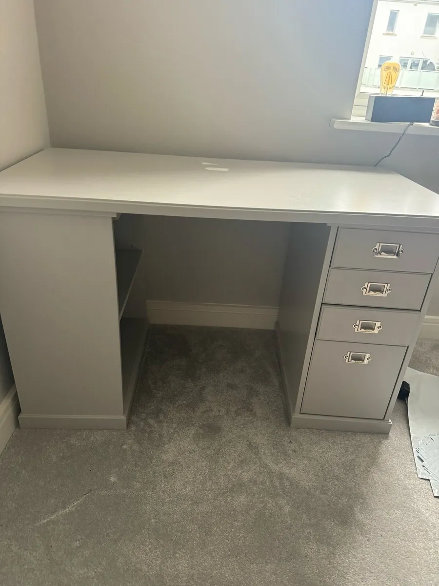 Desk - Image 2