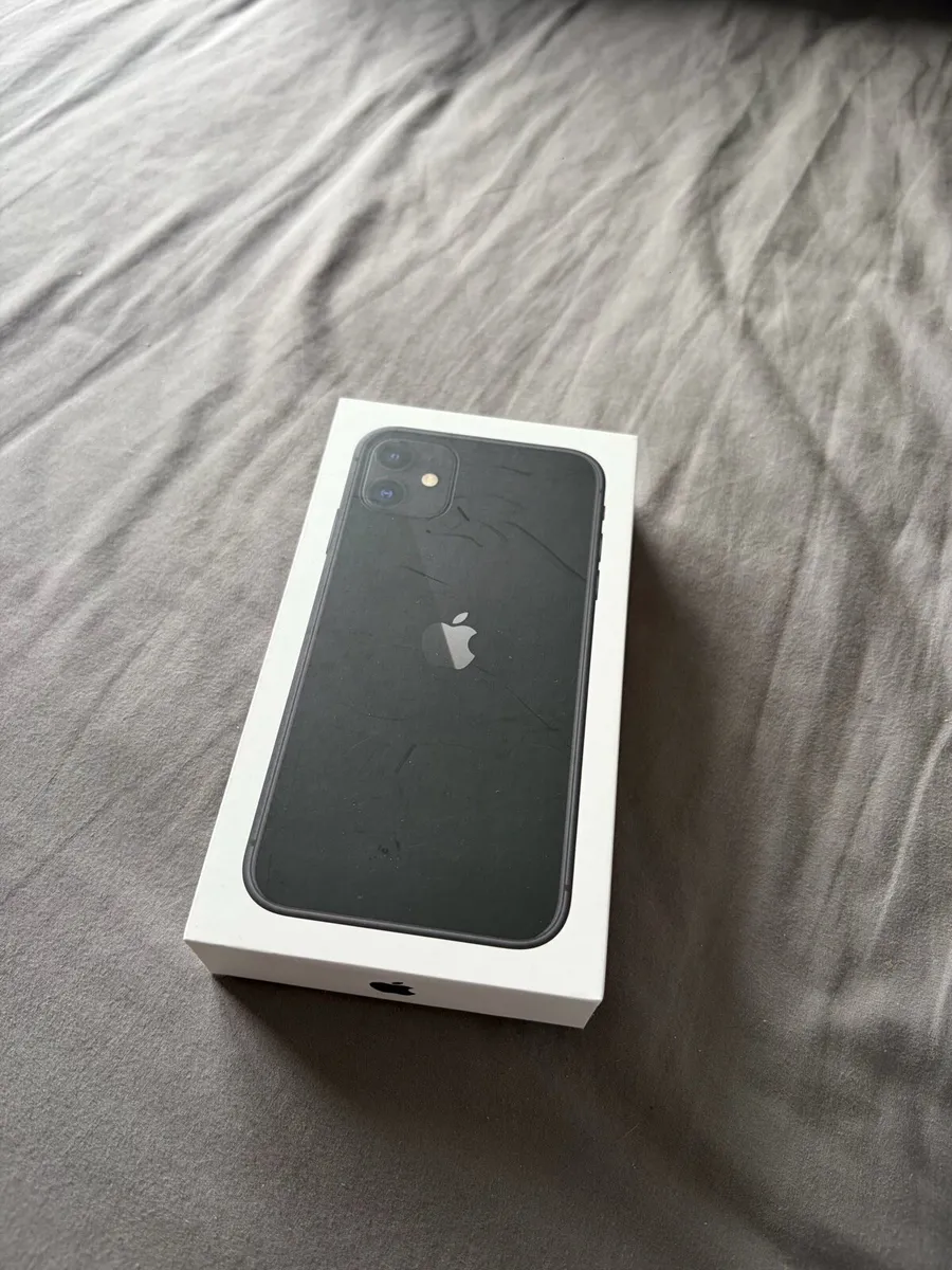 iPhone 14 - Image 2