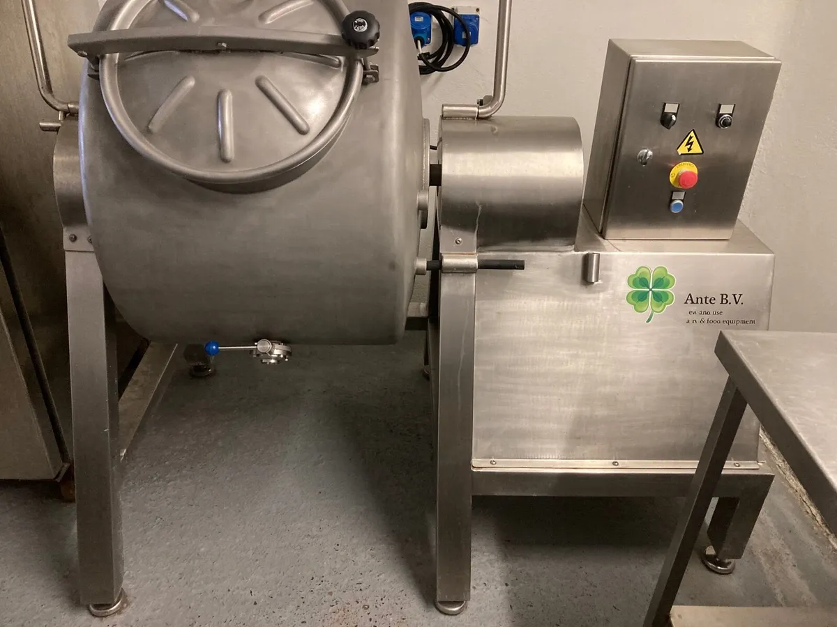 Butter churn