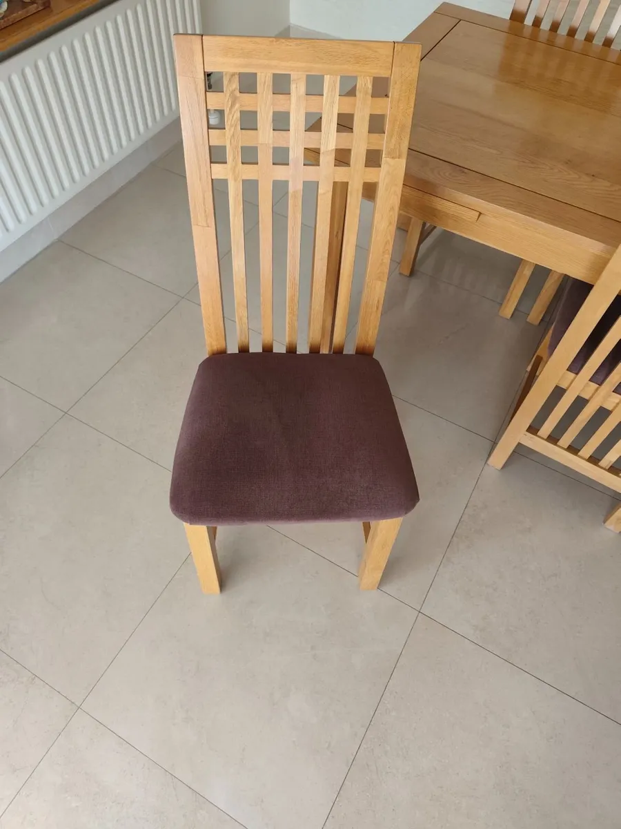 Kitchen Table and Chairs - Image 4