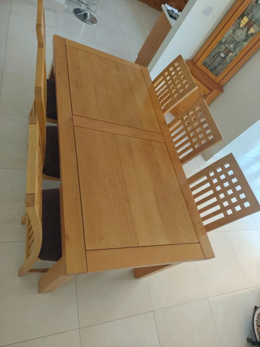 Kitchen Table and Chairs - Image 2