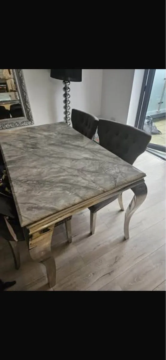 Table and Chairs - Image 1