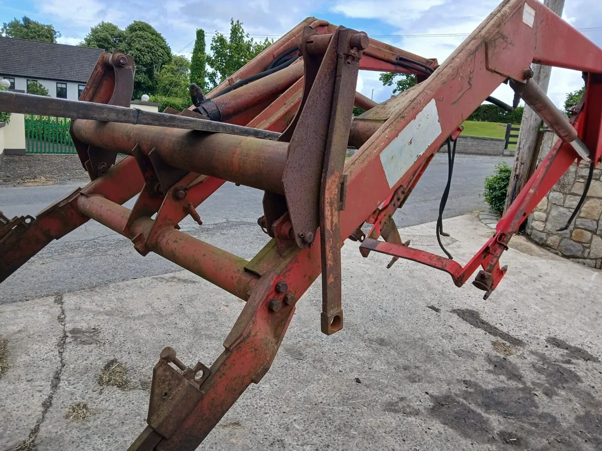 Massey Ferguson 80 power loader - Image 4