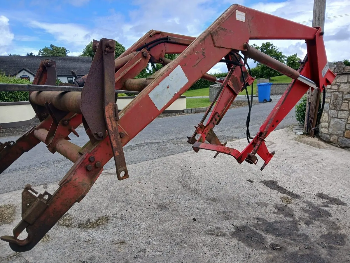 Massey Ferguson 80 power loader - Image 3