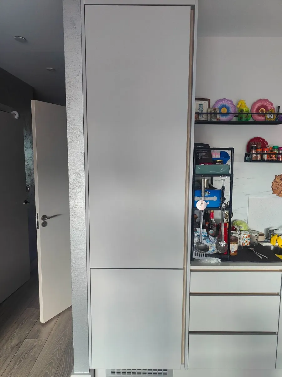 Bosch Built-in Fridge - Image 4