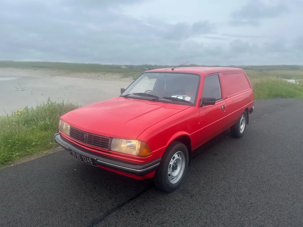 Peugeot 305 van - Image 1