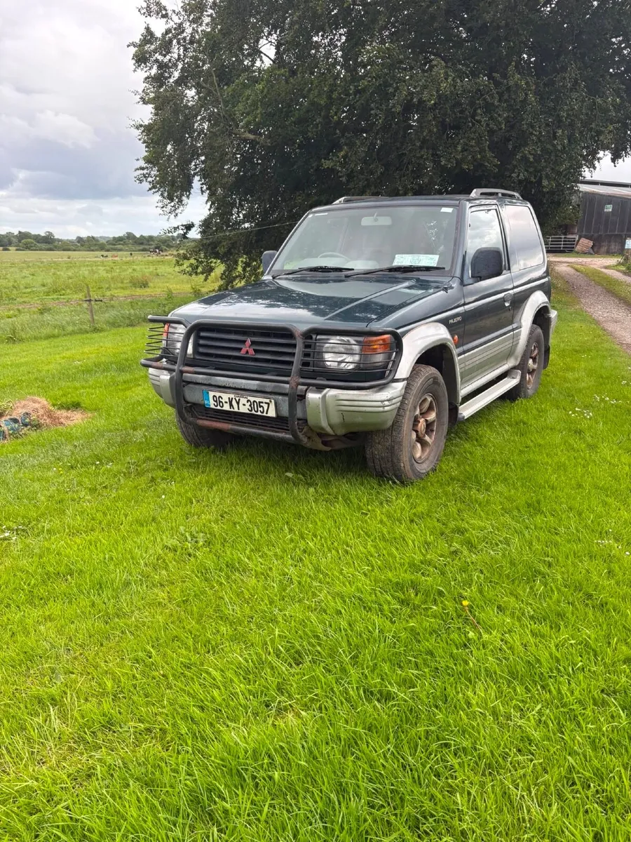 Mitsubishi Pajero 1996 - Image 2
