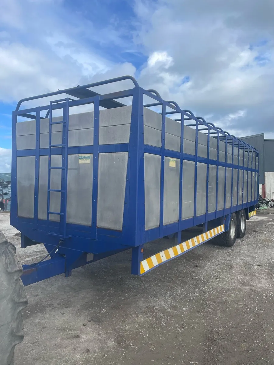 26ft cattle trailer - Image 1