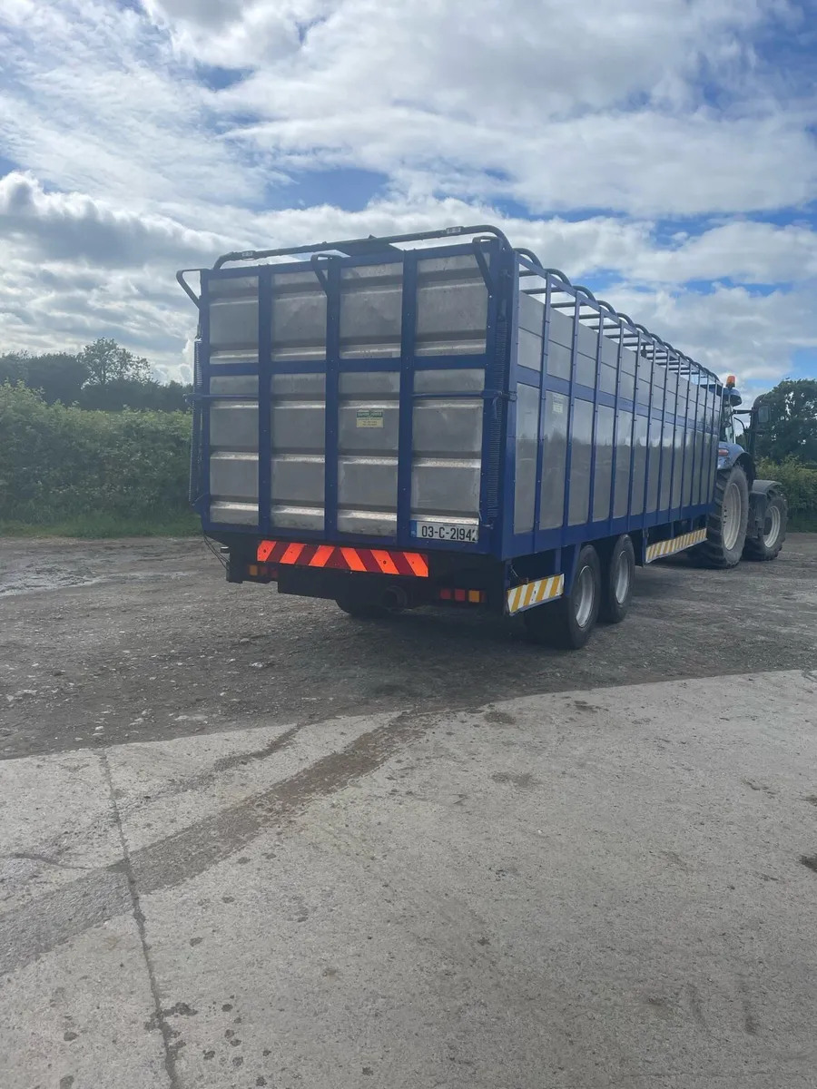 26ft cattle trailer - Image 3