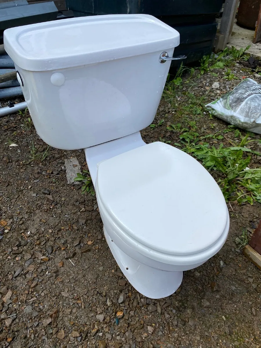 Modern bath, vanity unit & toilet - Image 3
