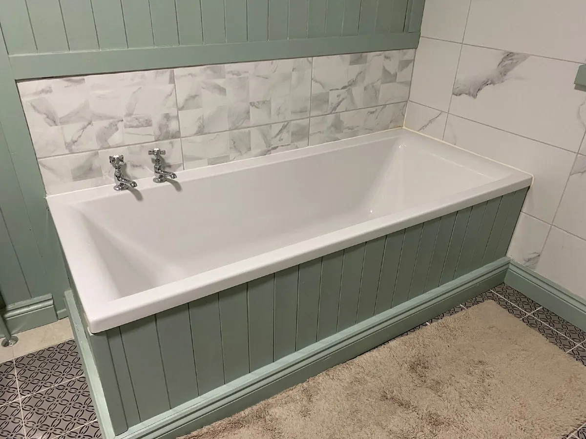 Modern bath, vanity unit & toilet - Image 4
