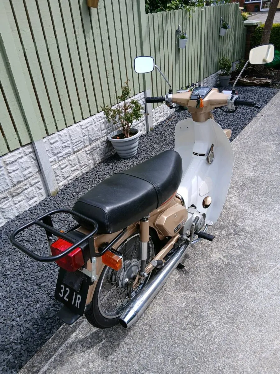 Vintage Honda c90 - Image 3