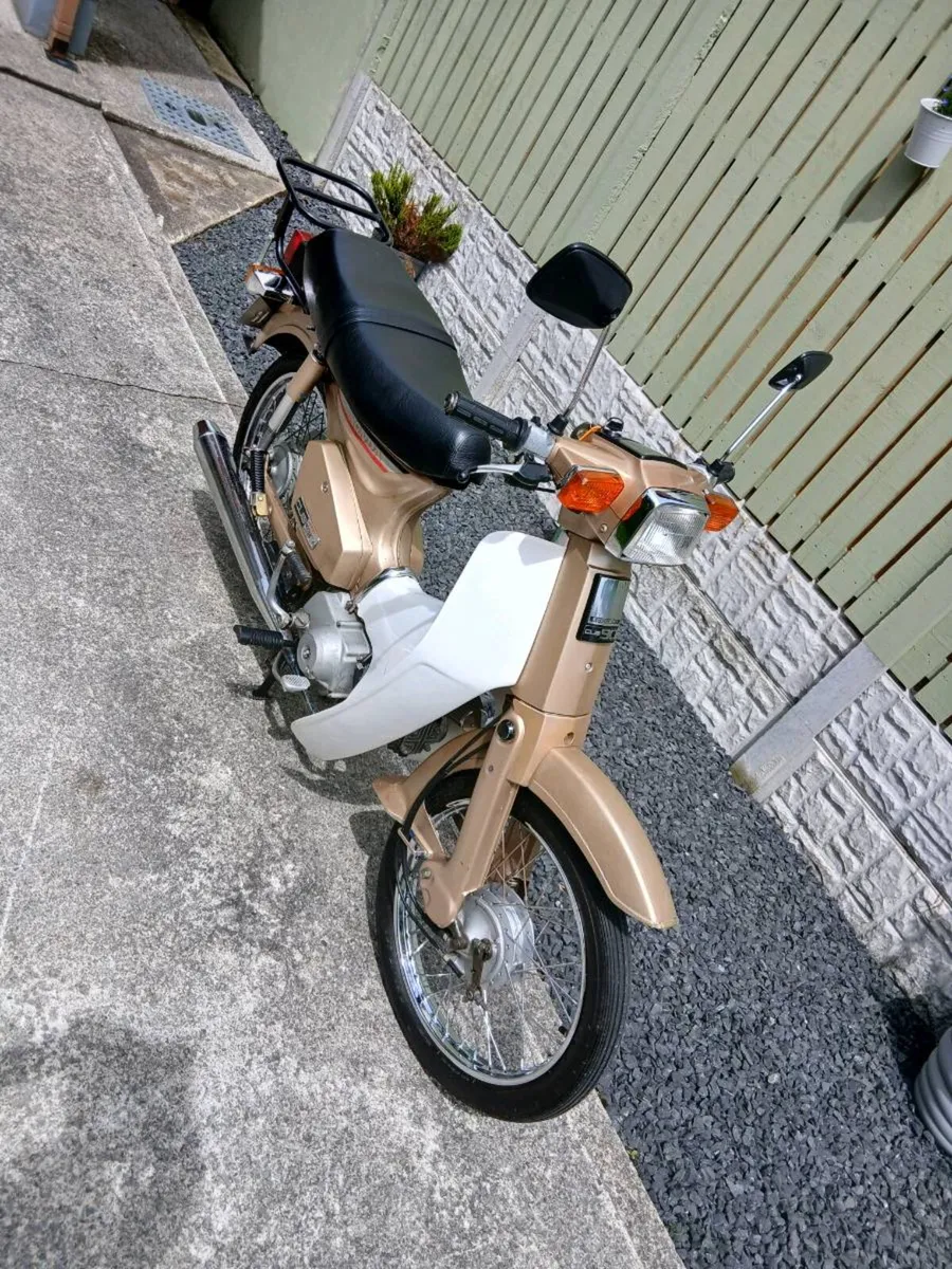 Vintage Honda c90 - Image 4