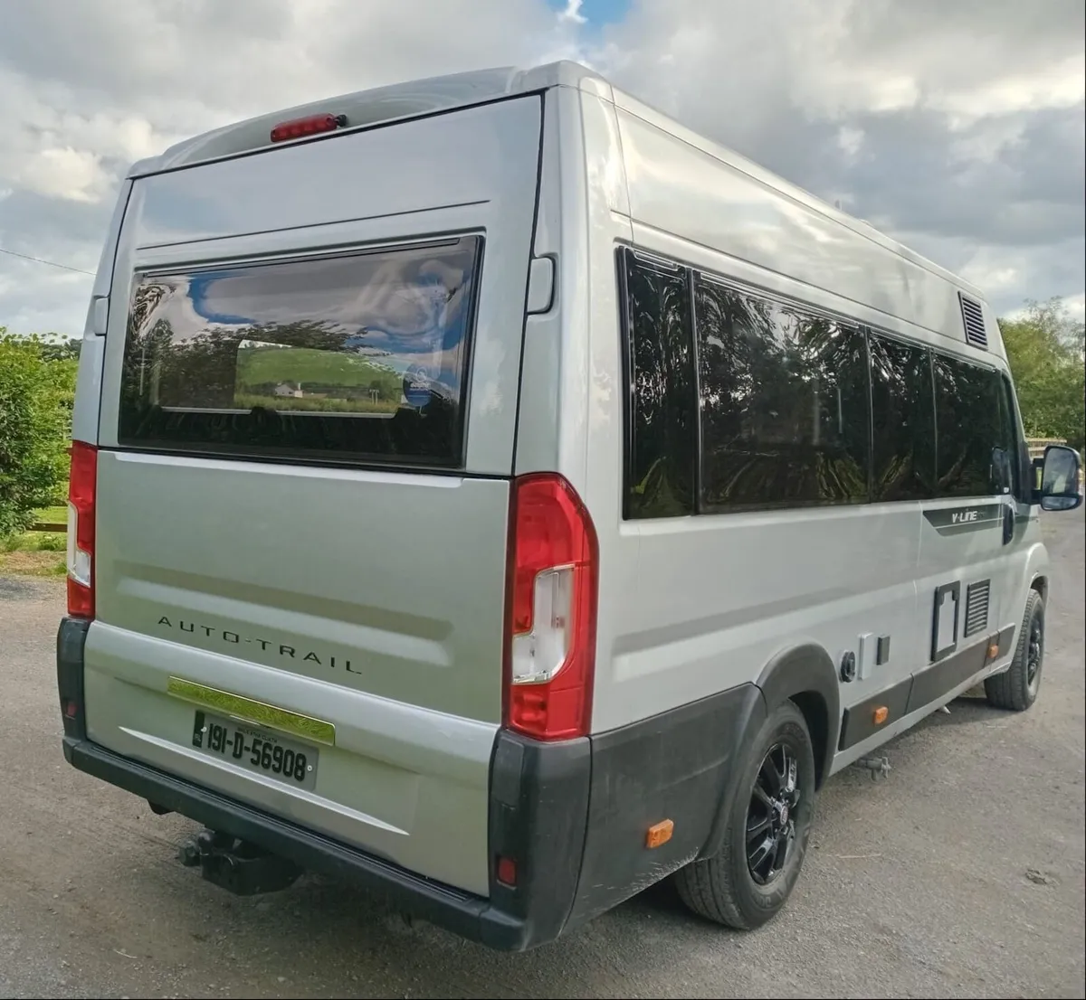 Campervan 2019 Auto-Trail V-Line 634 Sport - Image 4