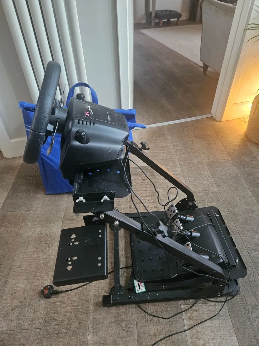 Logitech G920 Racing Wheel, Pedals & Stand – Xbox - Image 1