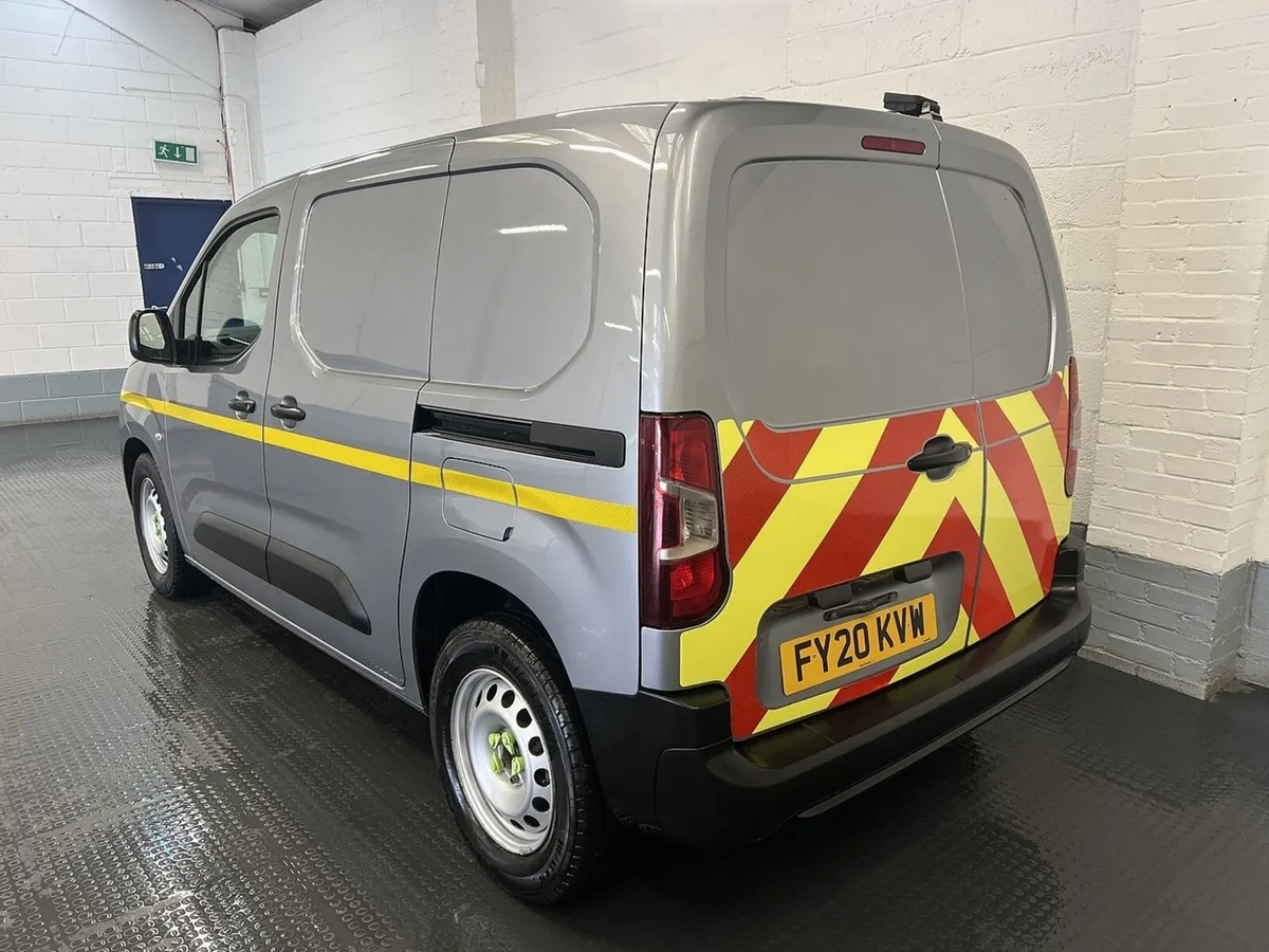 2020 Peugeot Partner Panel Van - Image 4