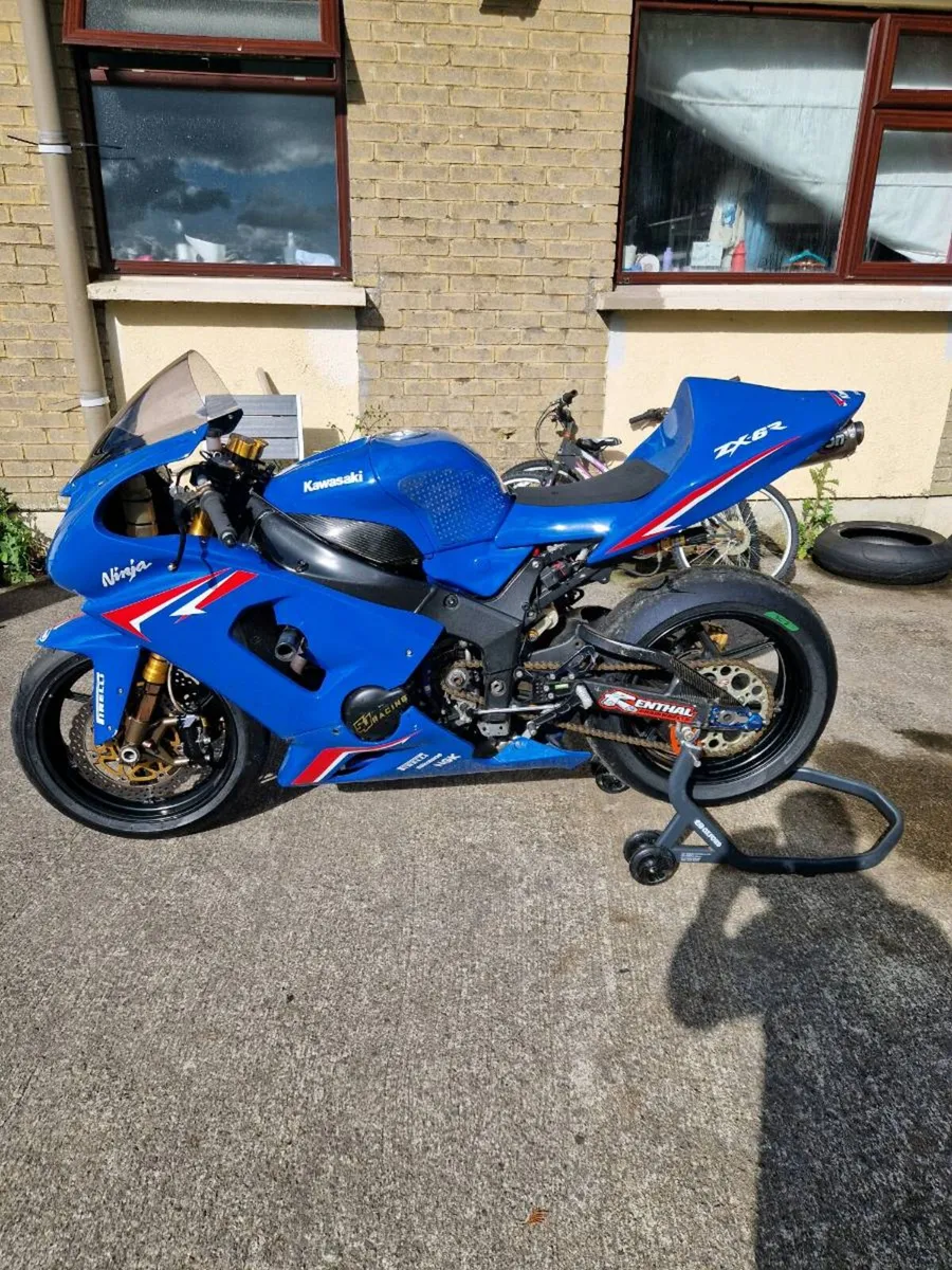 Kawasaki zx6rr race bike - Image 1