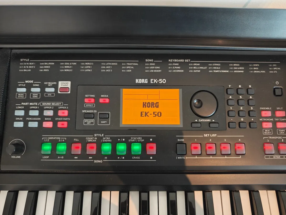 Korg EK50 Keyboard - Image 3