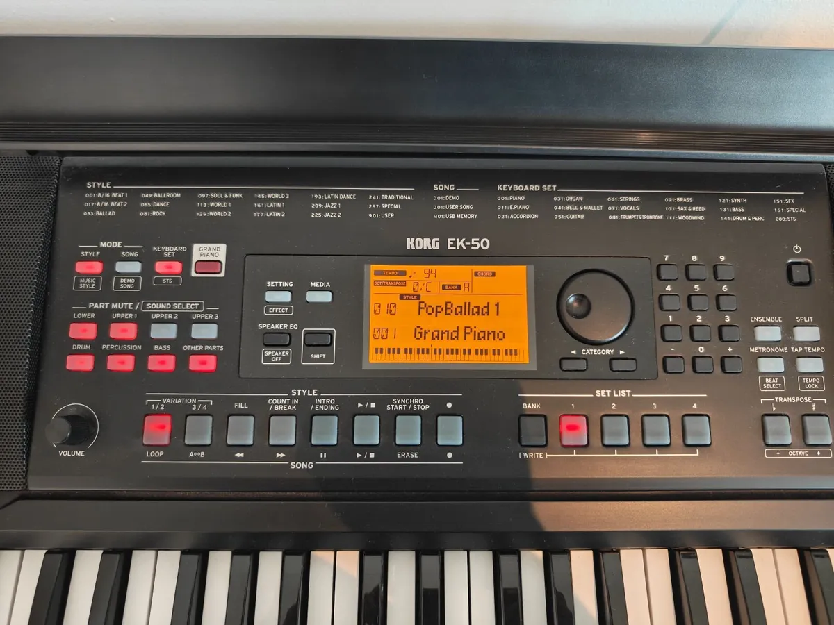 Korg EK50 Keyboard - Image 4