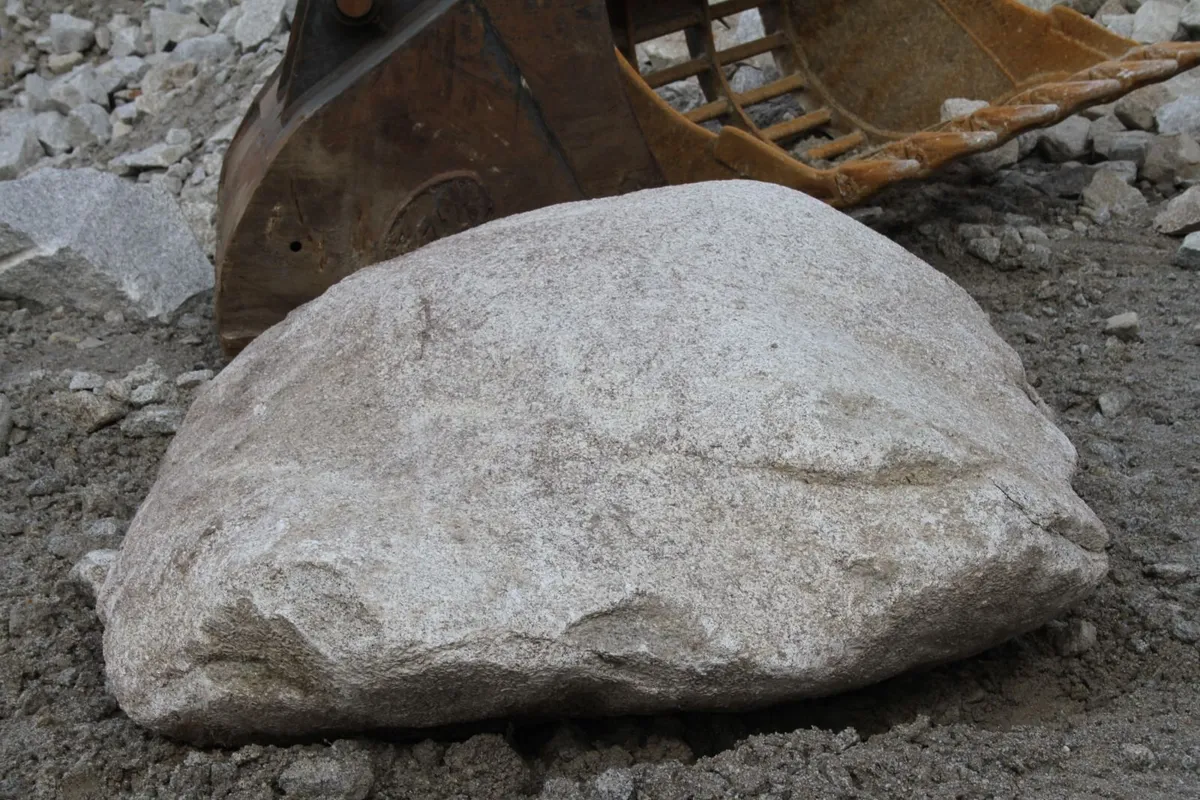 Granite wall building - Image 4