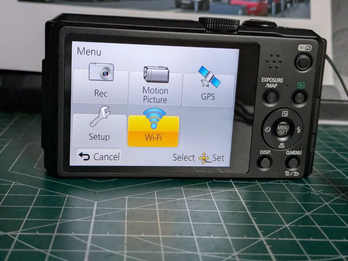 Panasonic Lumix TZ40 compact camera with WiFi - Image 2