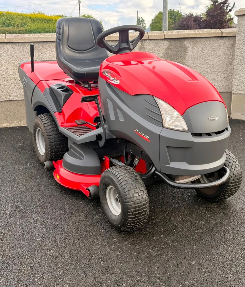 Castlegarden ride on lawnmower - Image 1
