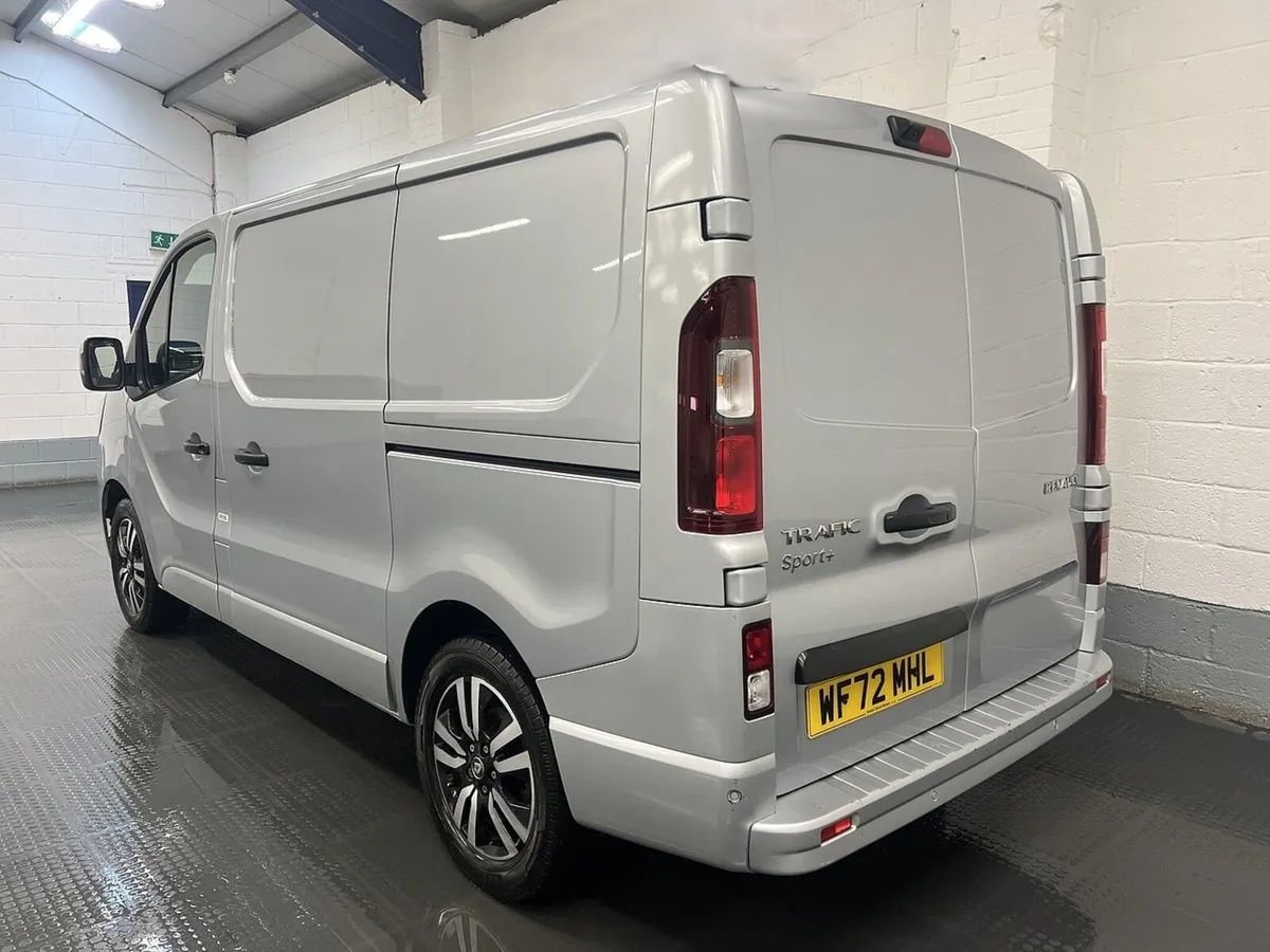 2022 Renault Trafic Panel Van - Image 4