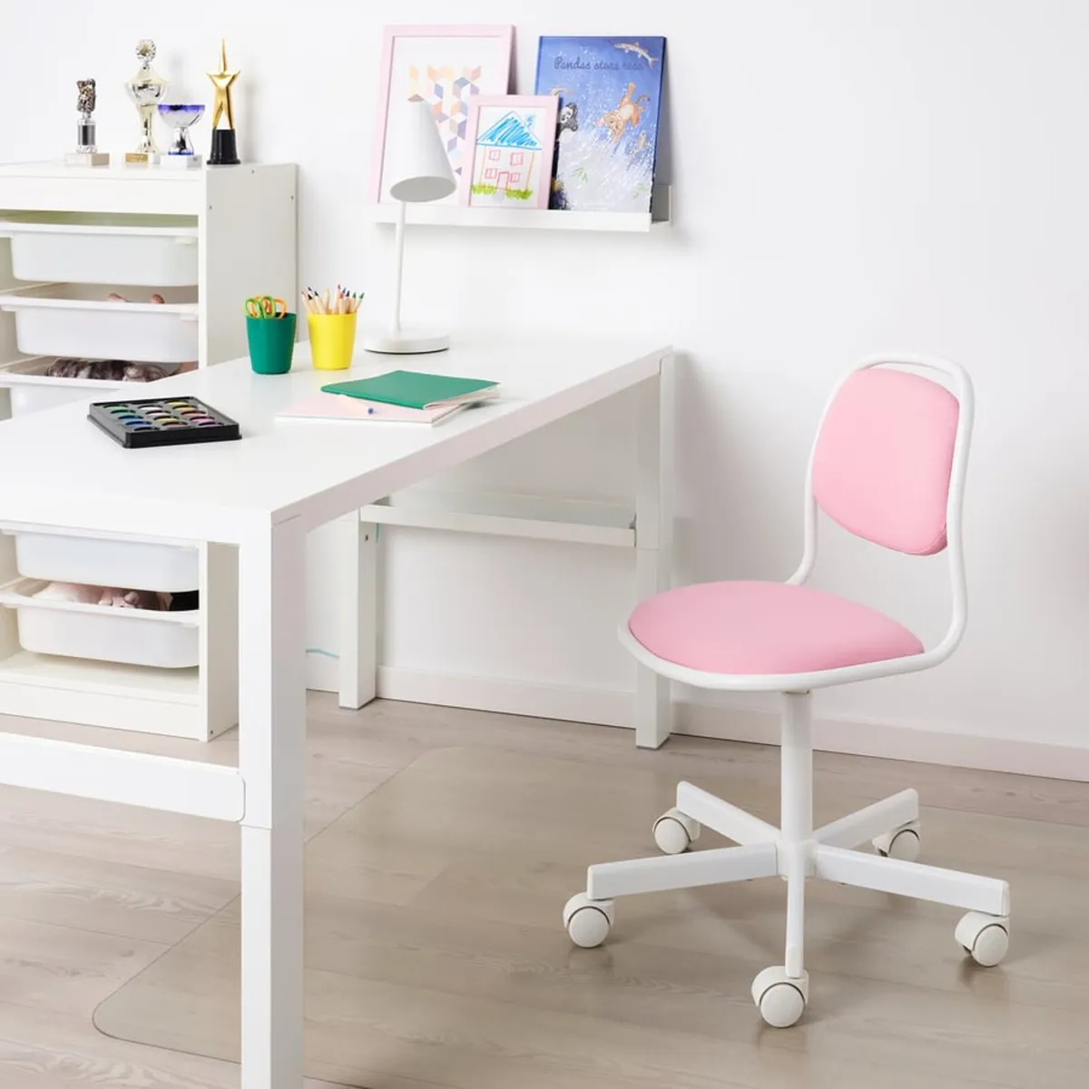 Kids Desk chair - Image 1