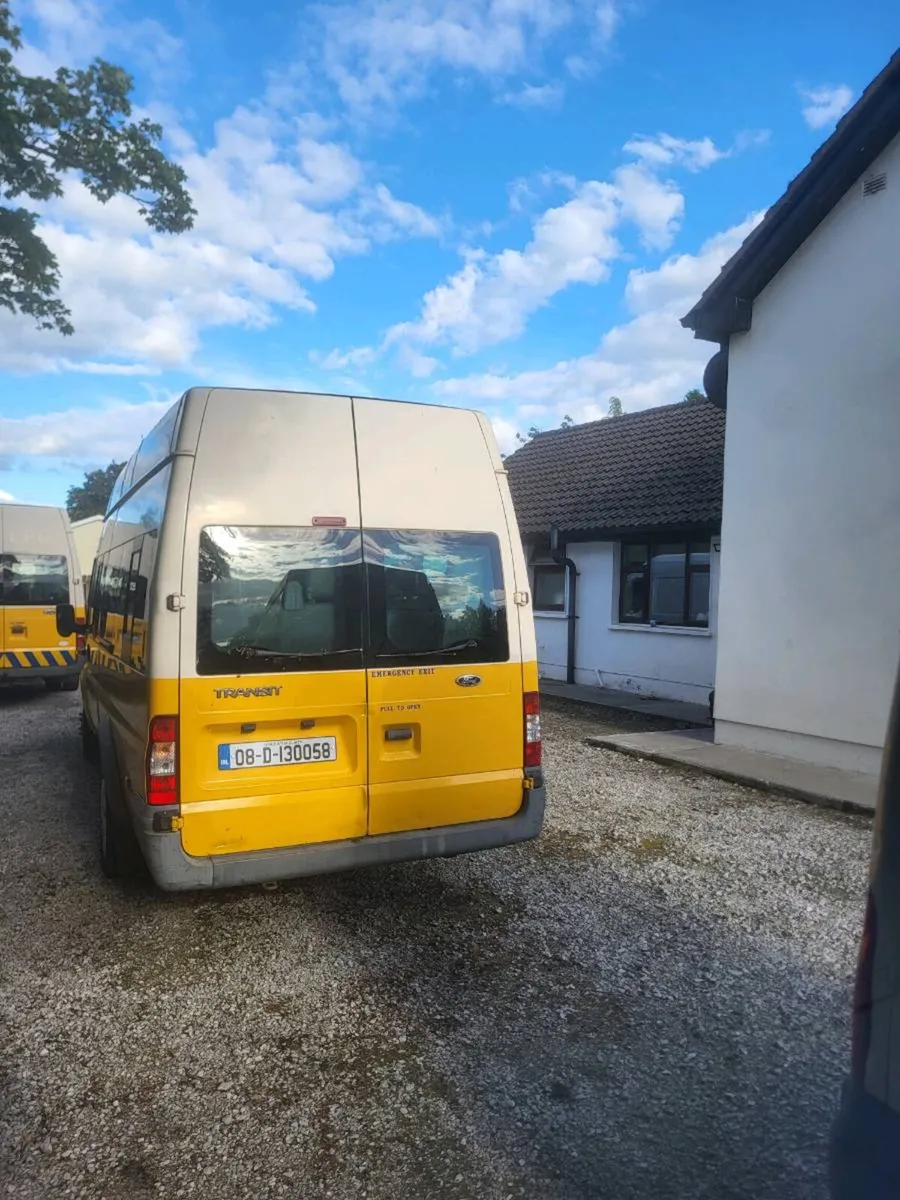 Transit minibus - Image 1