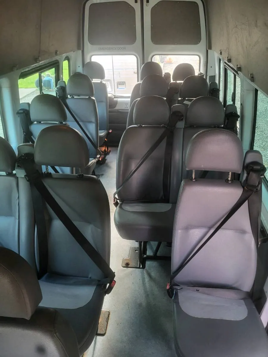 Transit minibus - Image 4