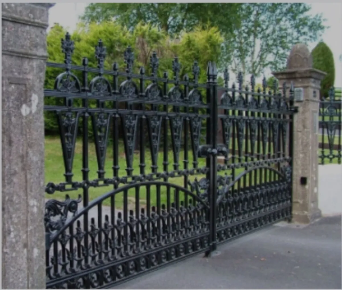 Cast iron gates - Image 3