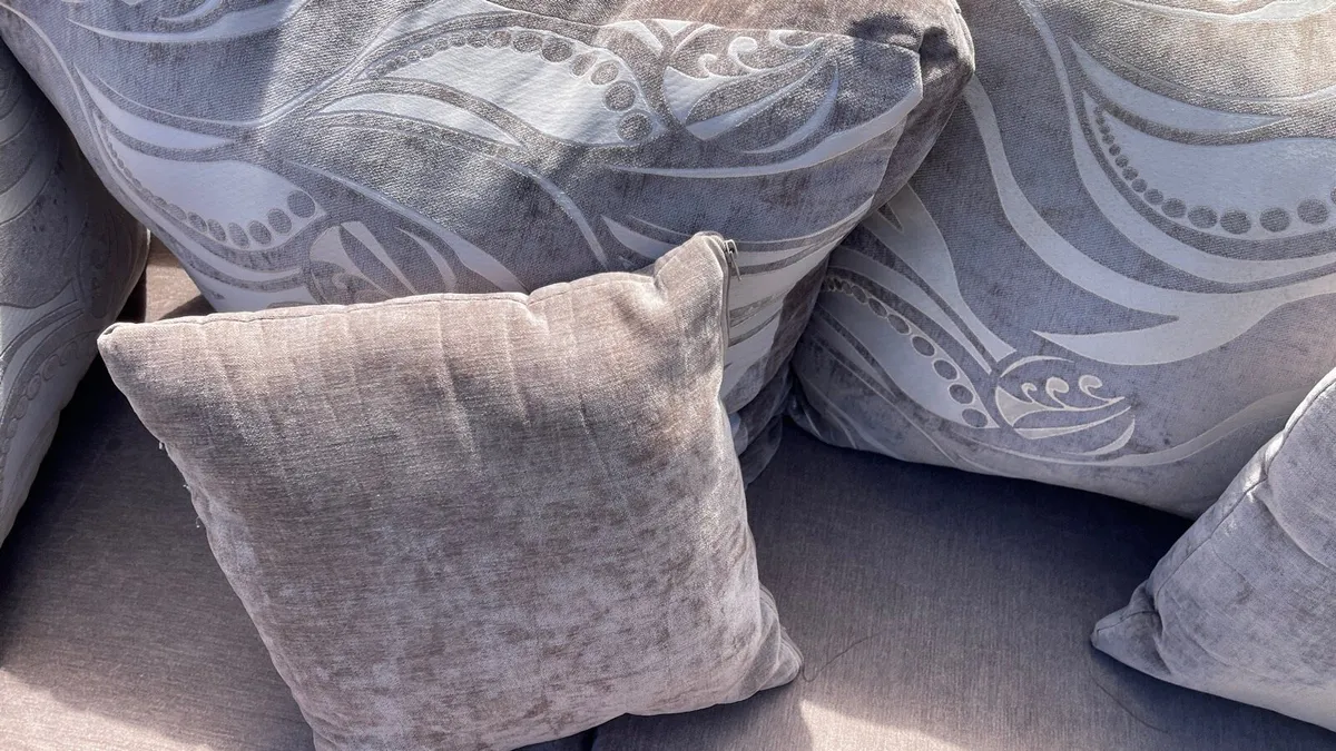 Beautiful corner sofa - Image 3