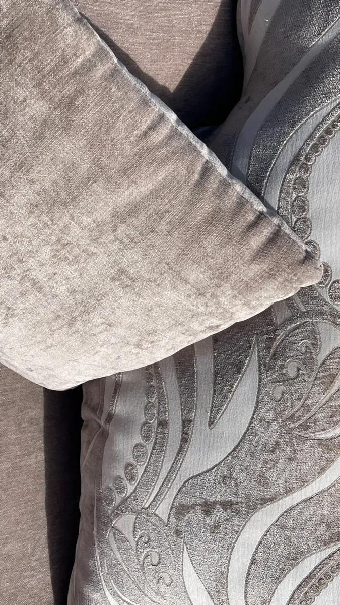 Beautiful corner sofa - Image 4