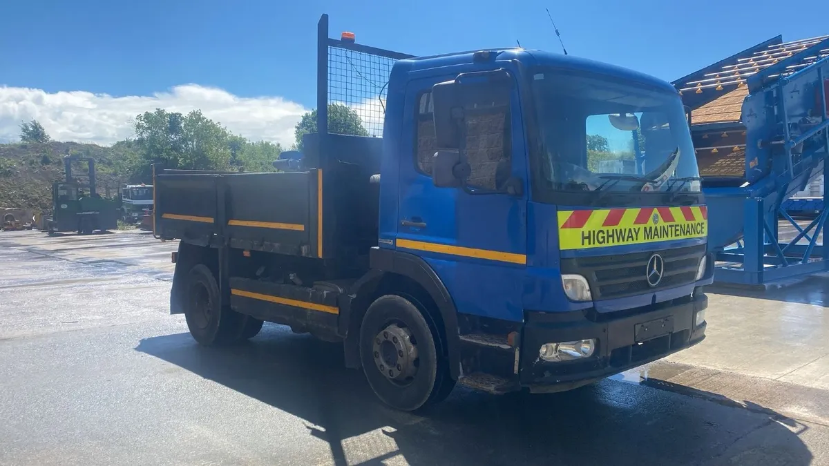 Mercedes-Benz 1523 Atego 4x2 Tipper 15ton - Image 2