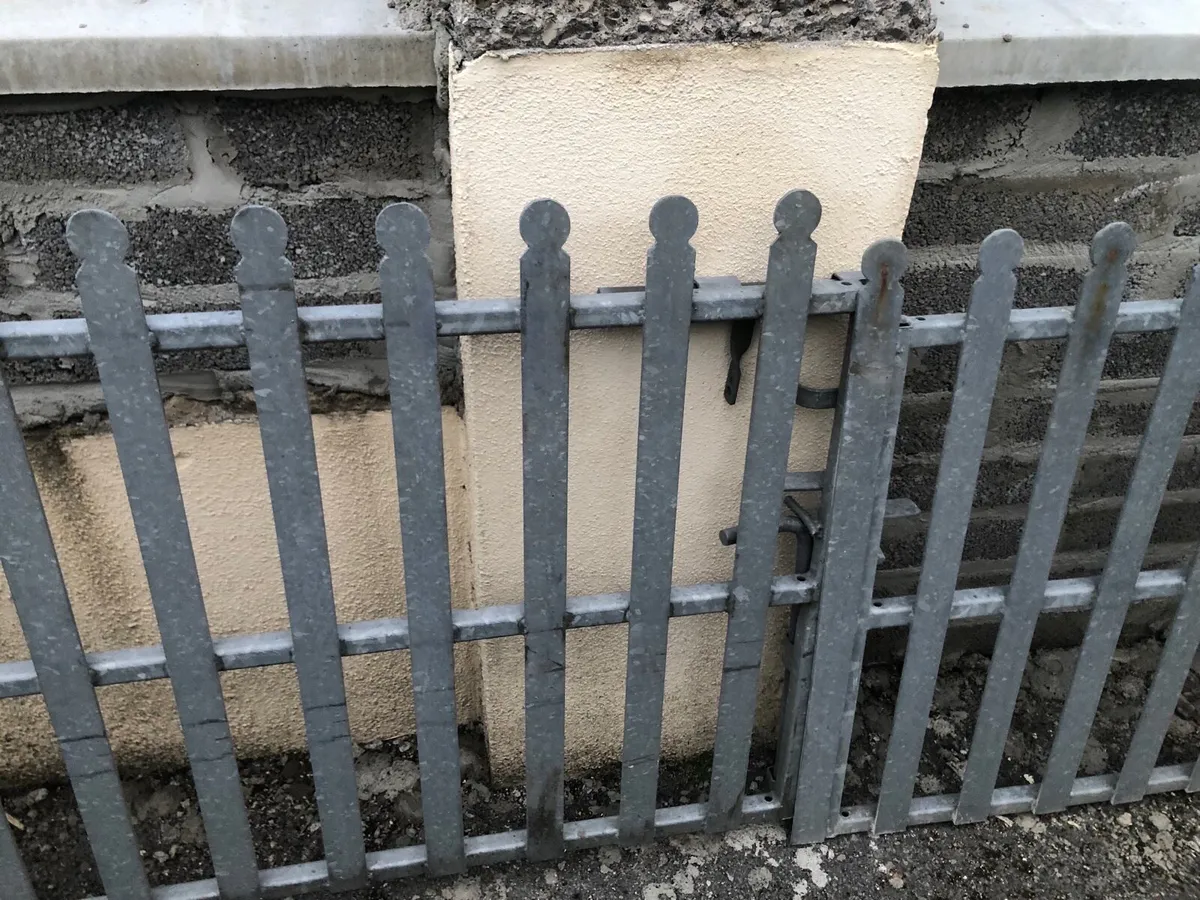 Entrance gates - Image 4