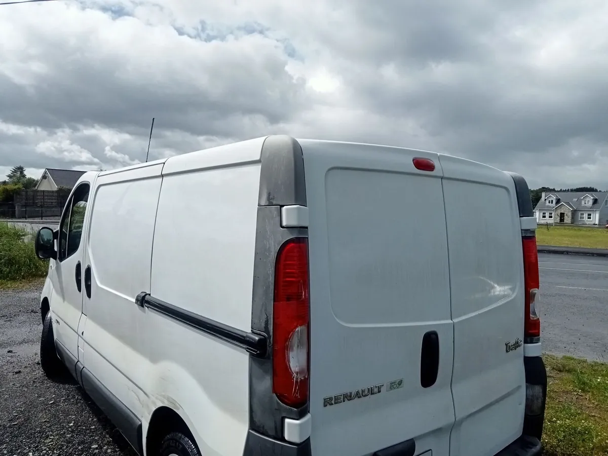 Renault Trafic 2013 - Image 2