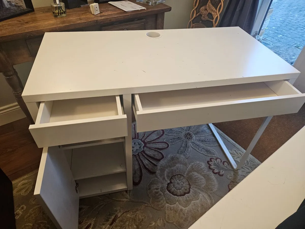Desk - Image 4