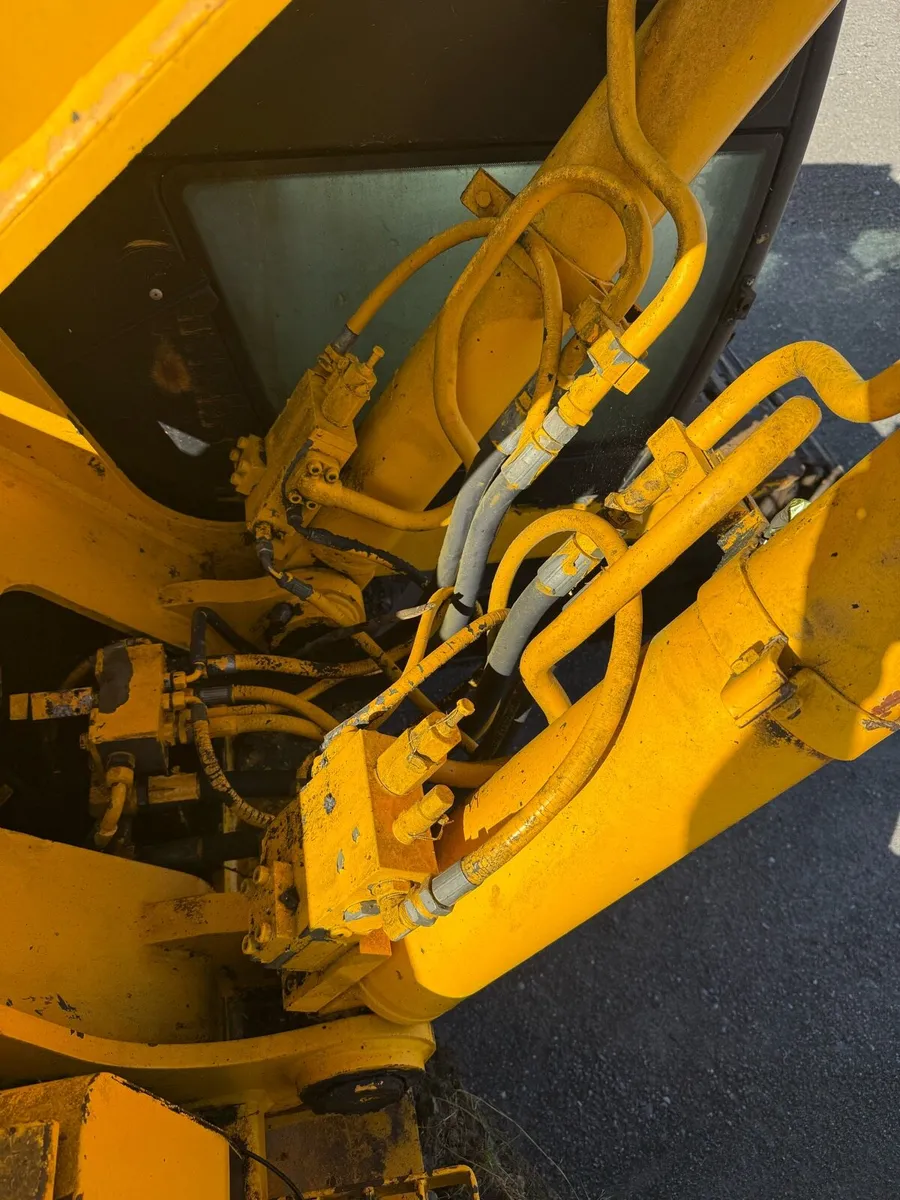 2002 jcb js220 - Image 4