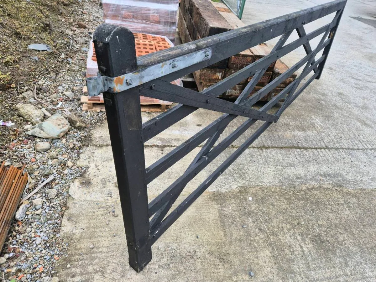 Wooden farm gate - Image 2