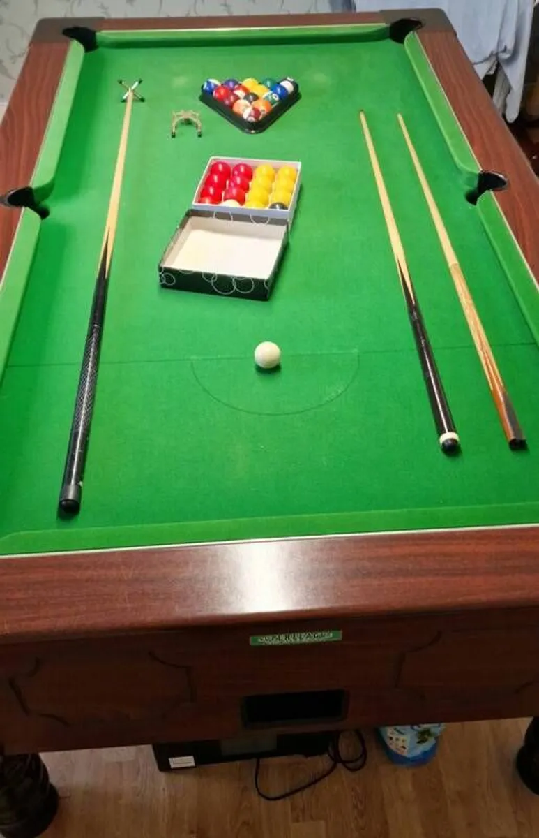 7 ft.pool table - Image 1