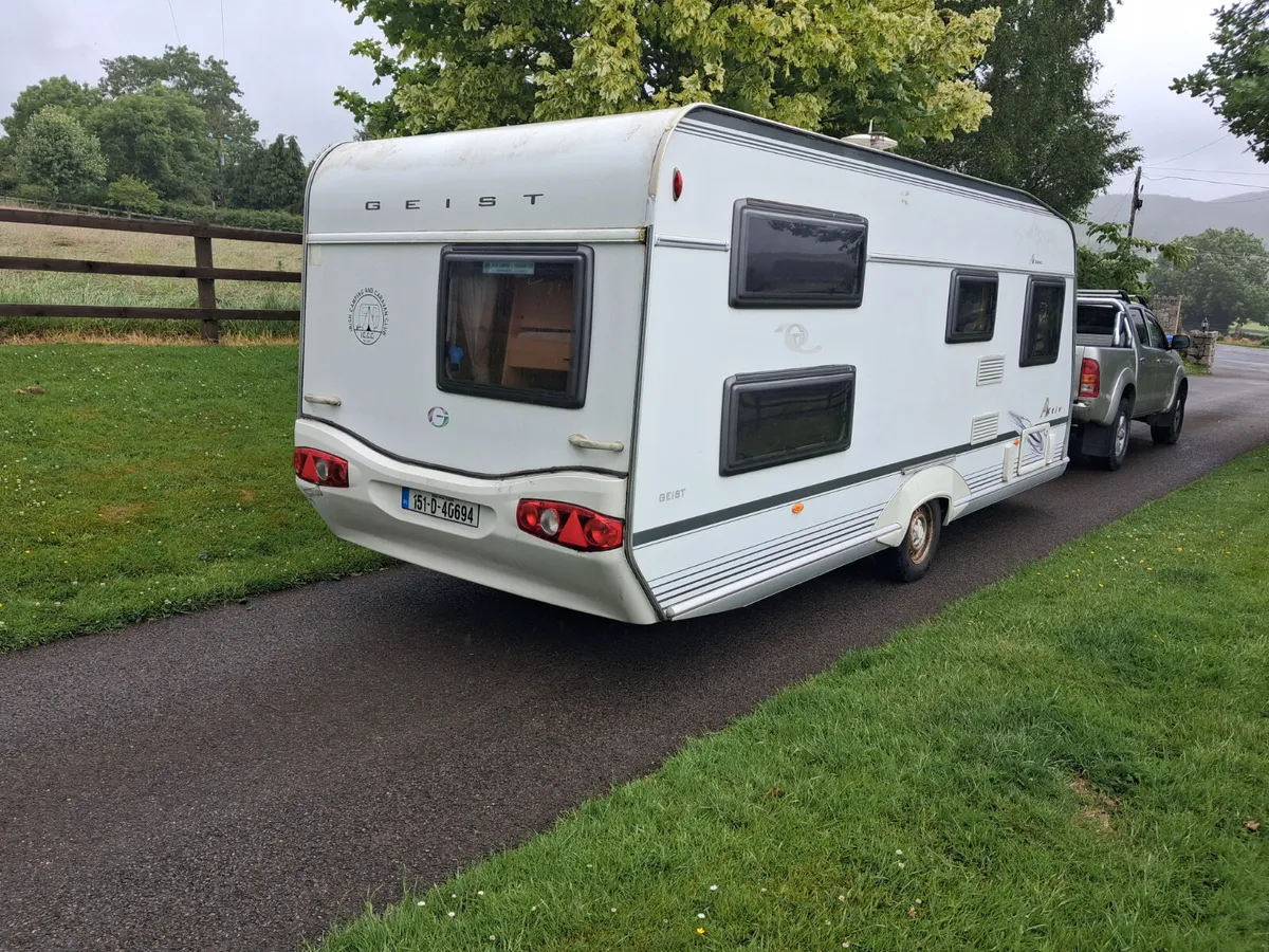 Geist 5/6 berth caravan with fixed bunk beds - Image 2