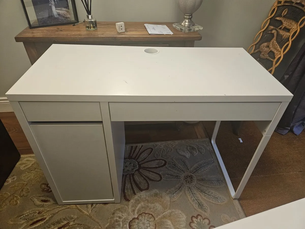 Desk - Image 1