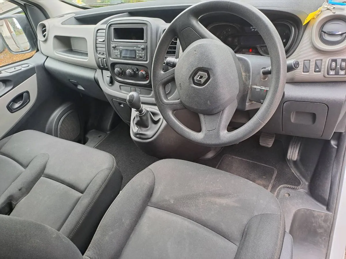 Renault traffic - Image 4