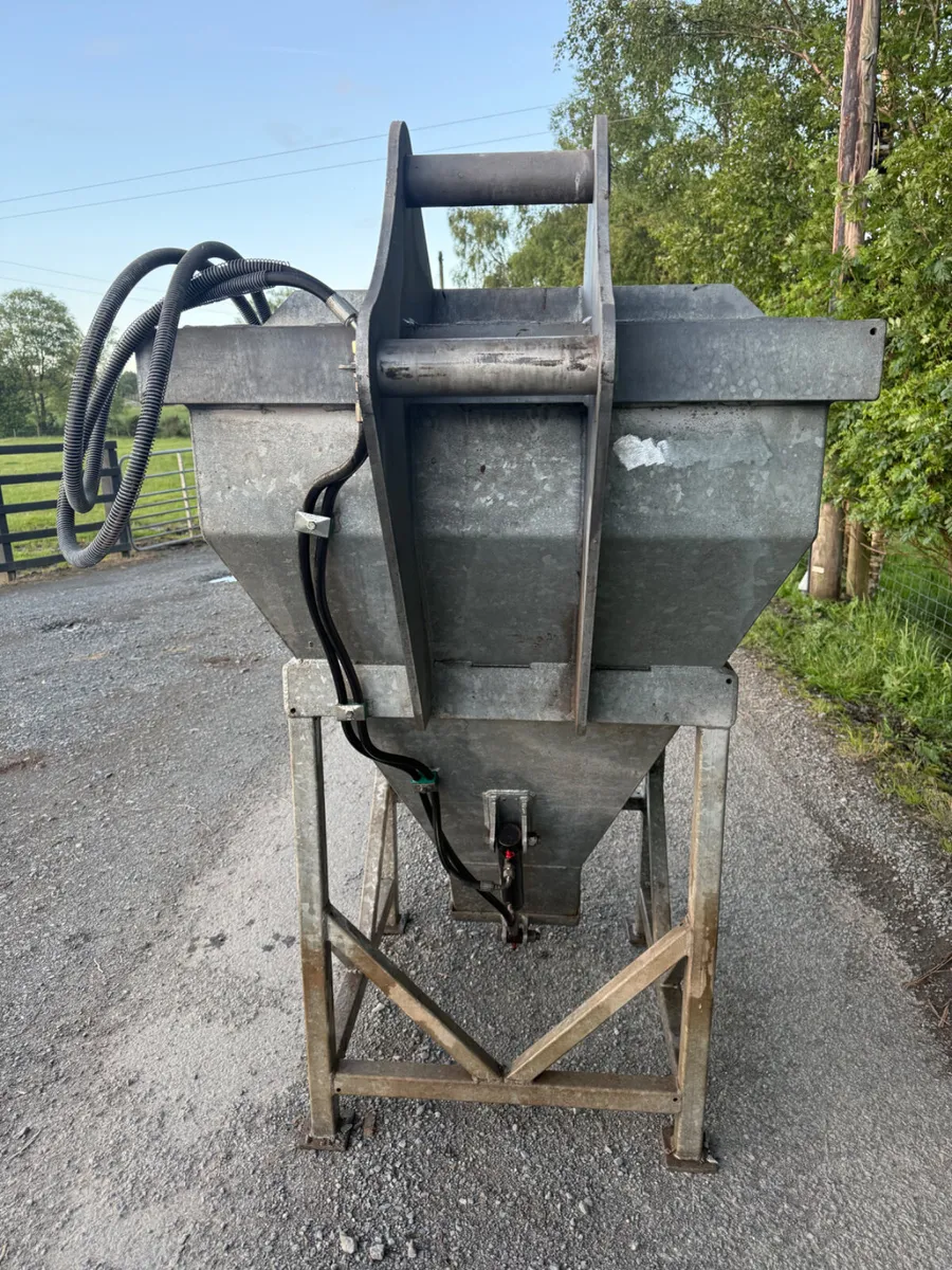 Concrete Skip - Image 4