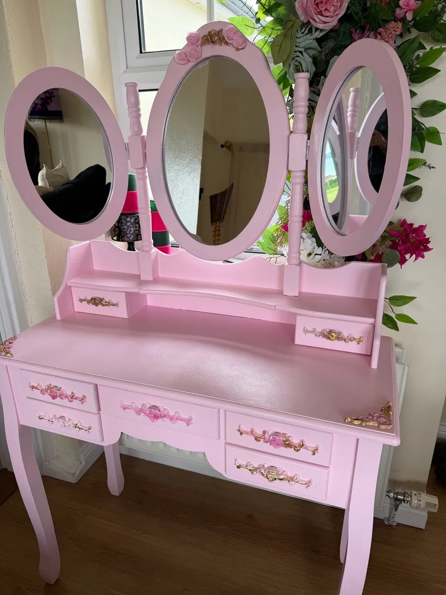 Pink / gold shabby chic dressing table - Image 4