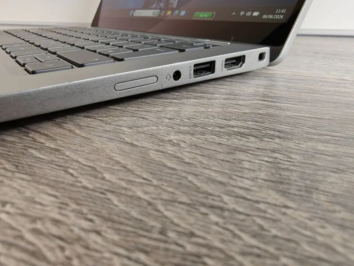 DELL Latitude 5320 2-in-1 360 Rotated Touchscreen - Image 3