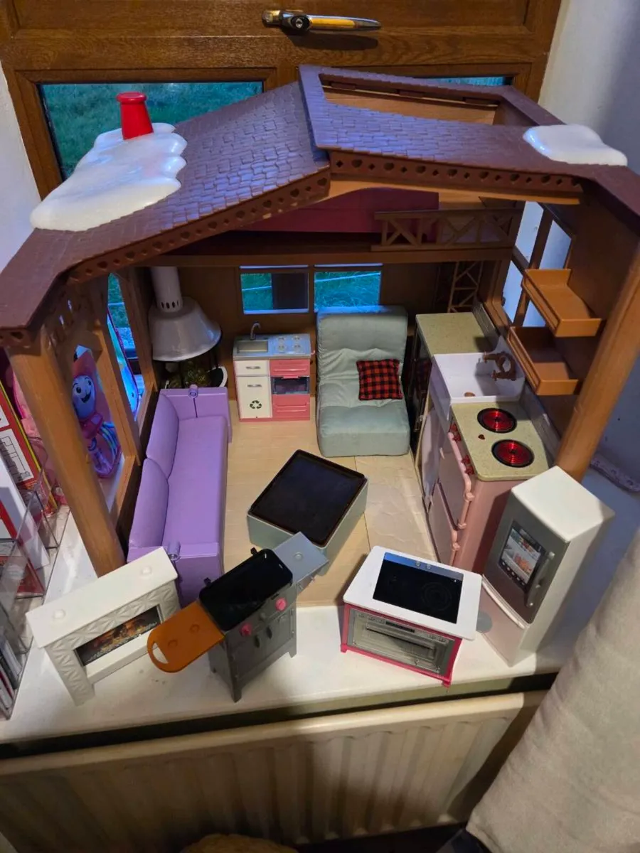 Child's Doll house - Image 2